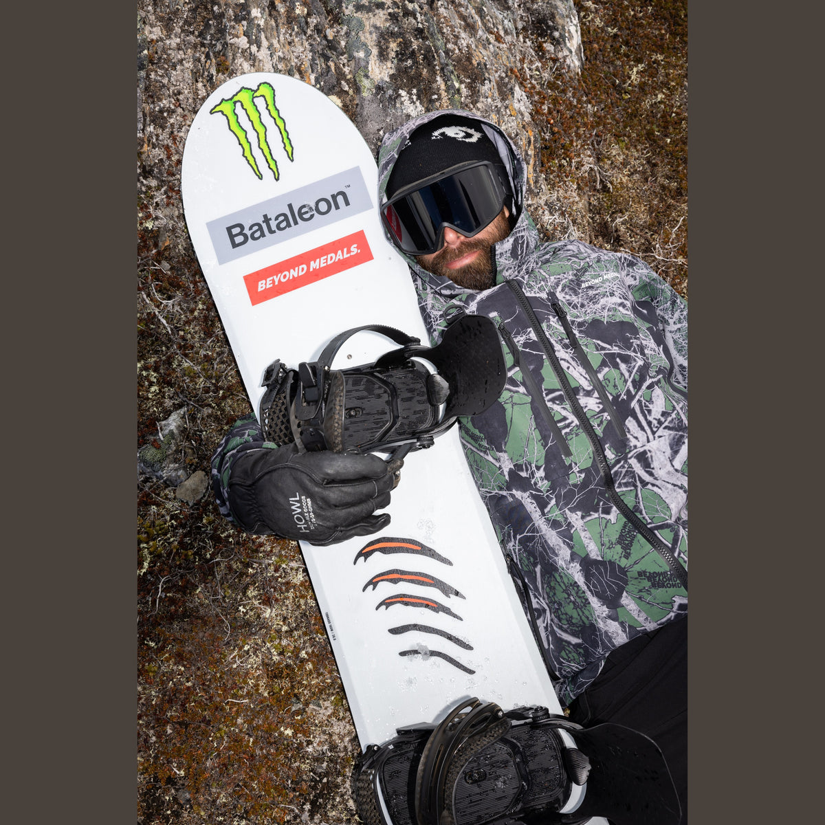 Bataleon Blaster AsymWrap FASE Snowboard Bindings 2026/27 — rider with the Black binding setup