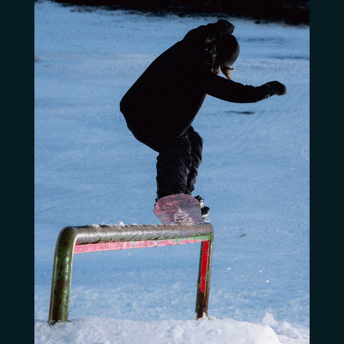 Bataleon Stereo Team Snowboard - matching product detail or lifestyle photo