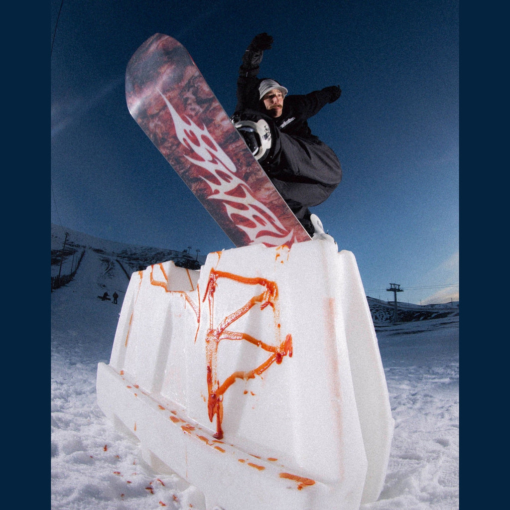 Bataleon Stereo Team Snowboard - matching product detail or lifestyle photo