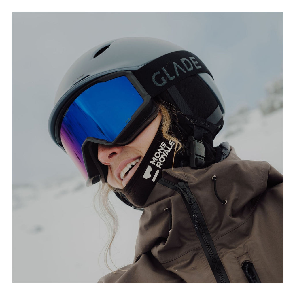 Glade Divide Ski & Snowboard Goggles 2026/27 Matte Black / Blue lifestyle photo