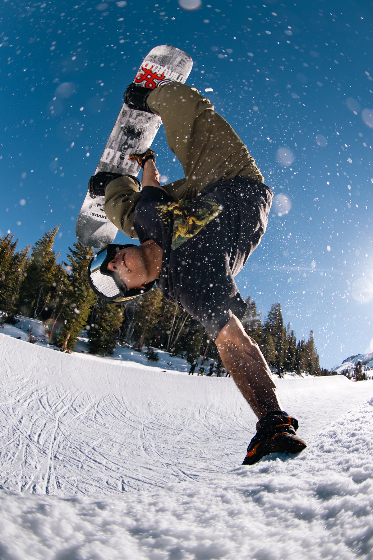 ThirtyTwo Black T32M FASE bindings in action at Mammoth — photo by Andrew Miller